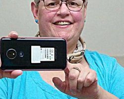 Took a restroom selfie (used to take these all the time for my vlogs back in my YouTube days) after finishing cardiac rehab