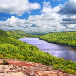 https://www.planetware.com/michigan/best-places-to-visit-in-michigan-us-mi-98.htm
